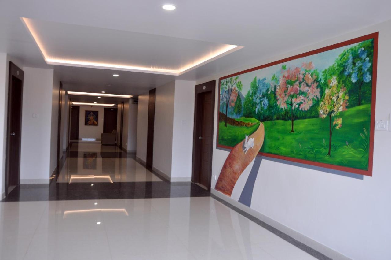 Hotel Ambika International Byndoor Bainduru エクステリア 写真