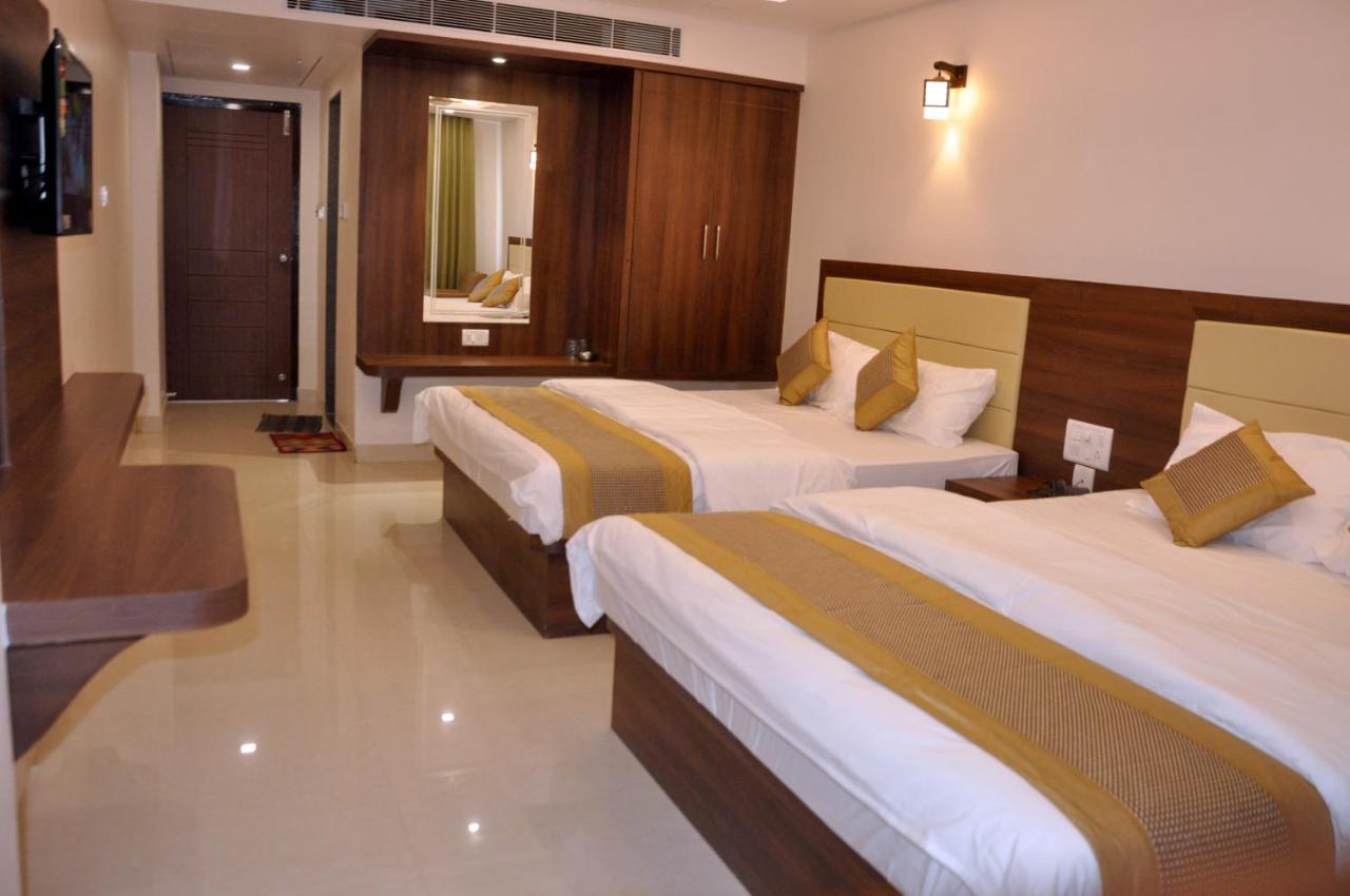 Hotel Ambika International Byndoor Bainduru エクステリア 写真