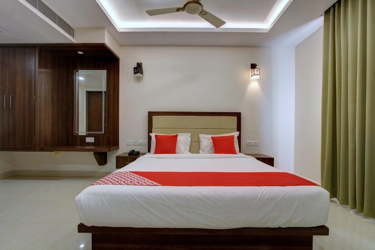 Hotel Ambika International Byndoor Bainduru エクステリア 写真