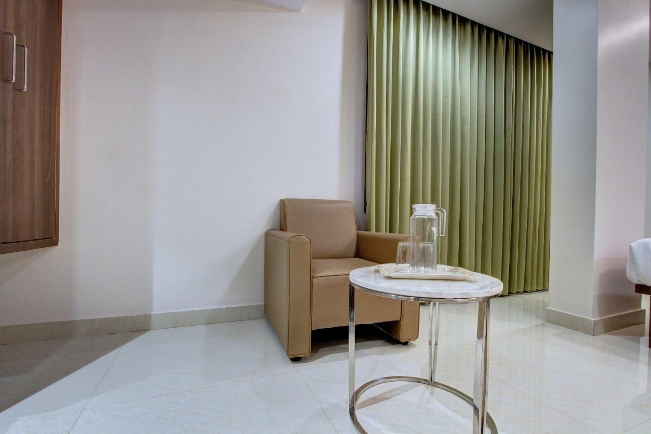 Hotel Ambika International Byndoor Bainduru エクステリア 写真
