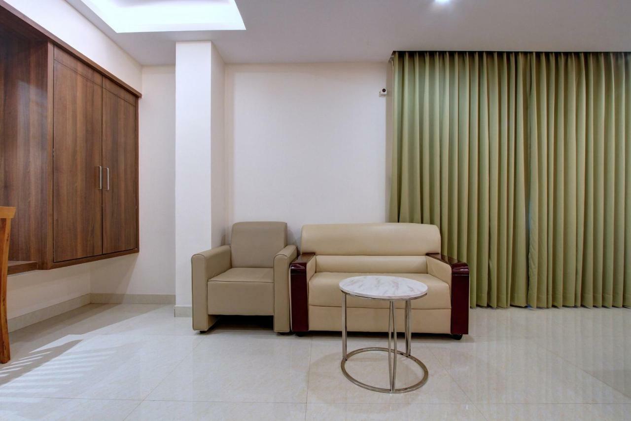 Hotel Ambika International Byndoor Bainduru エクステリア 写真