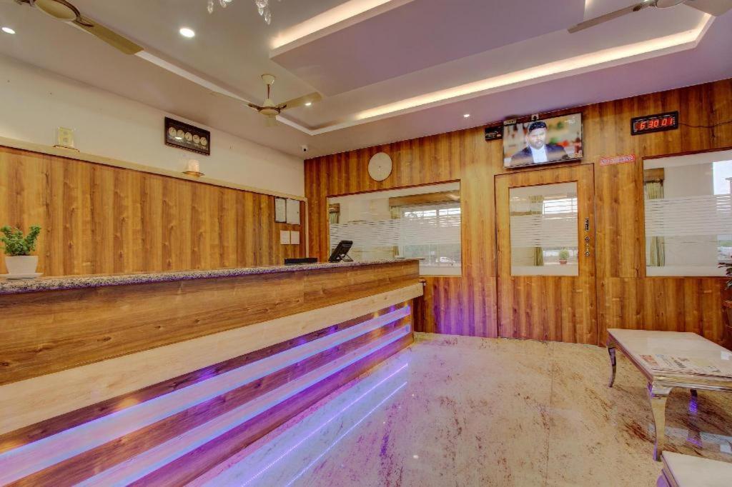 Hotel Ambika International Byndoor Bainduru エクステリア 写真
