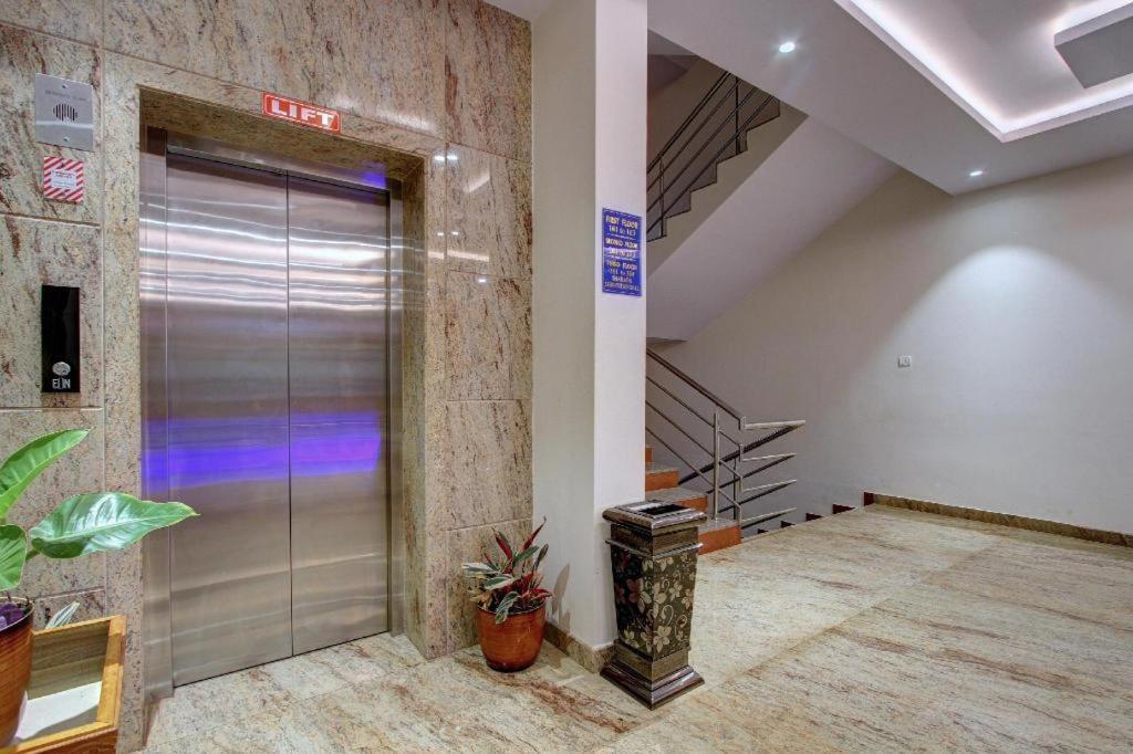 Hotel Ambika International Byndoor Bainduru エクステリア 写真